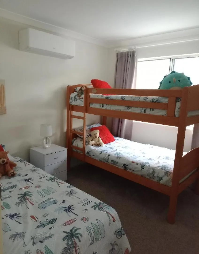 Mudjimba Esplanade Villa Nyaraló